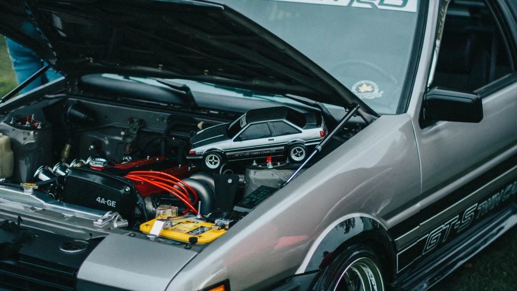 Late-model LS V8 swap with modern fuel injection