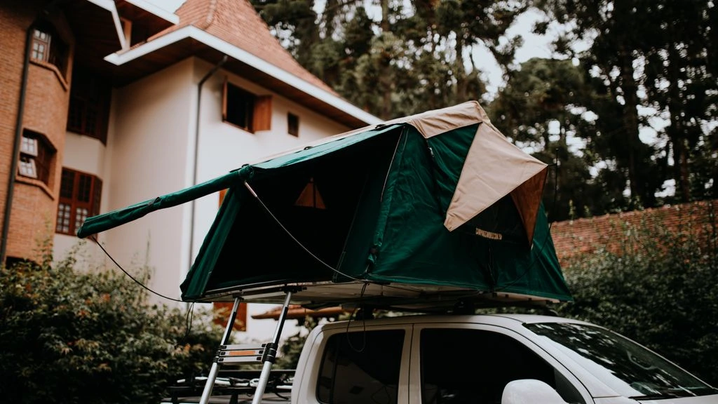 Overlanding 4x4 with auxiliary lighting and dual batteries